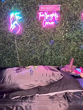 renathickass - RenaThickAss's free webcam - UK Sex Cams