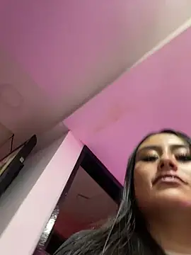 Valeria_pink18