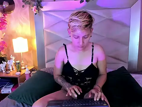 dannyrouds - DannyRouds's free webcam