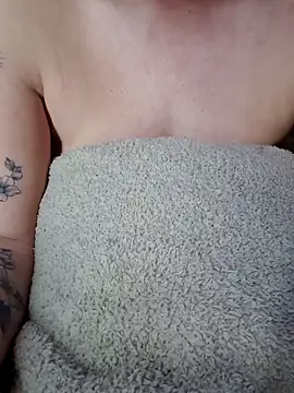 sweettinydiamond - Sweettinydiamond's free webcam - UK Sex Cams