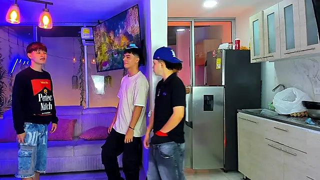 Houseofwarrios webcam