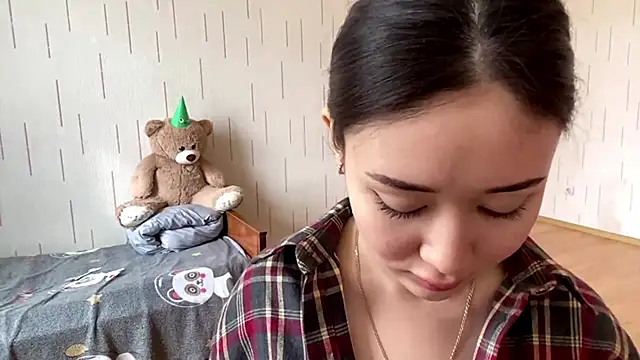 yourmiia - YourMiIa's free webcam - UK Sex Cams