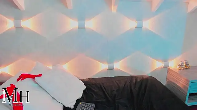 mizzhell (F young) - red ass😈