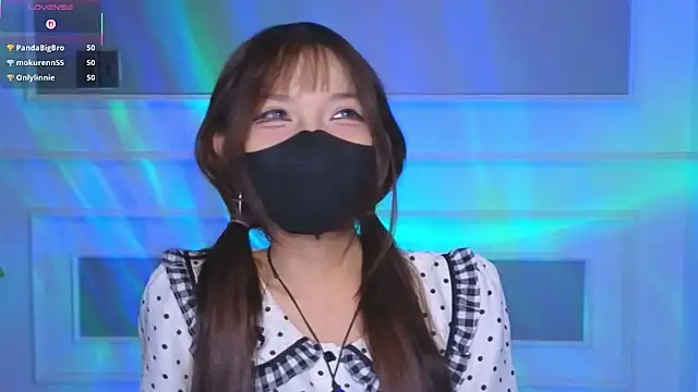 _____panda_____ (F teen) - Northern accent on stream :3