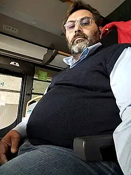 necroforo (M mature) - Senza masturbarmi e venire fino al goal