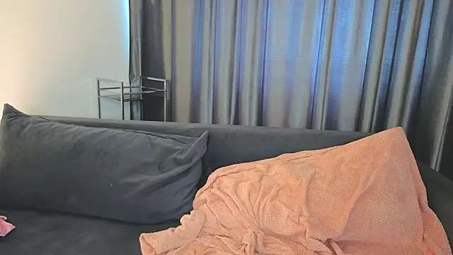 evaaanderson (F teen) - anal plug