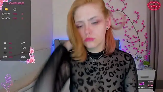 dellarows (F young) - naked show