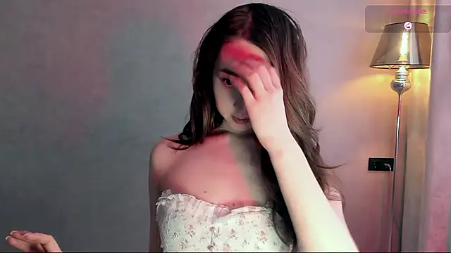 _luna_022 (F young) - Show pussy close up spread