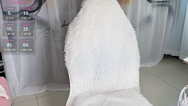 liqinqin-5201 (F milf) - 晚上一个震胸一个震菊花