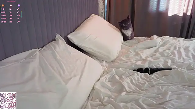 ElvinaRose live sex cam