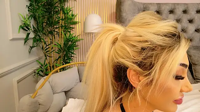 meganxdesire - MeganXDesire's free webcam - UK Sex Cams