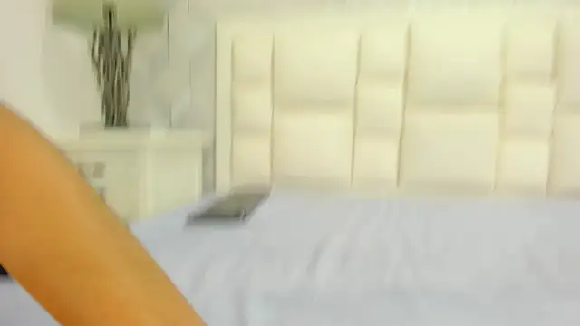 naia_cox - Naia_cox's free webcam - UK Sex Cams