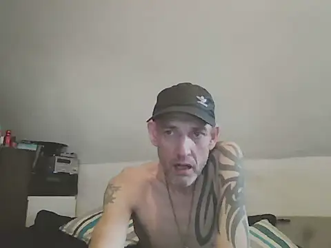 doubletrouble7773 - DOUBLETROUBLE7773's free webcam - UK Sex Cams