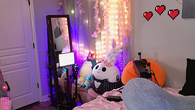 Angel-Lewd-Cake webcam