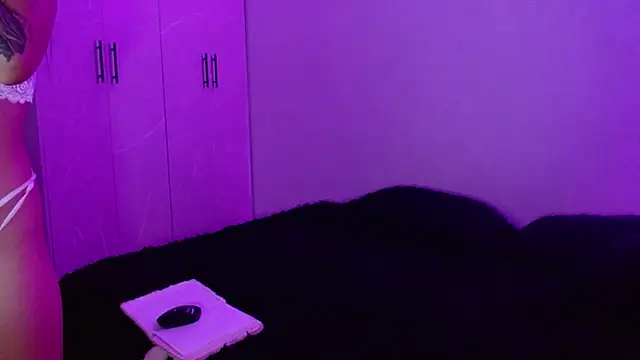 miia-liiam - Miia-liiam's free webcam - UK Sex Cams