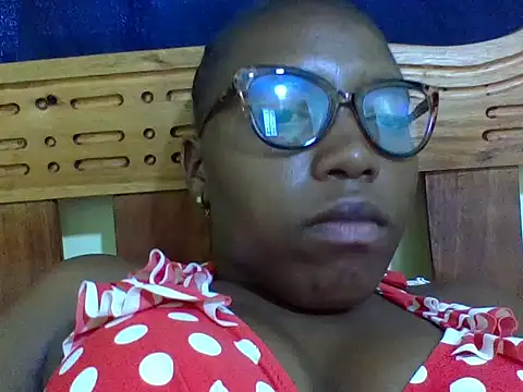 roseroca33 - Roseroca33's free webcam - UK Sex Cams