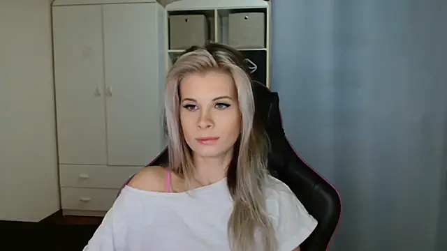 kristineglow - KristineGlow's free webcam - UK Sex Cams