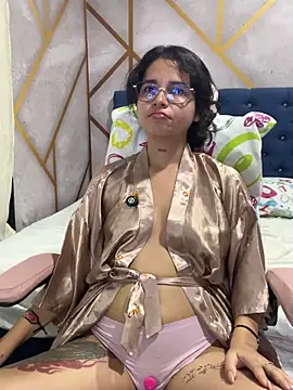 _vaiolet_owo - _vaiolet_owo's free webcam - UK Sex Cams