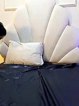 nahomyrain - Nahomyrain's free webcam - UK Sex Cams