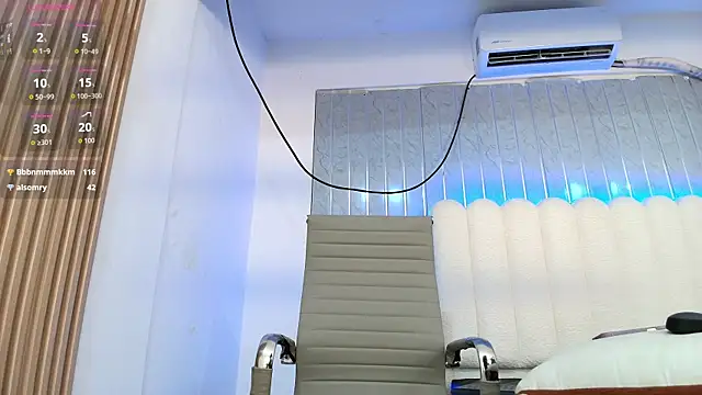 amira_alzahra (F teen) - Show my ass in a thong, move it slow