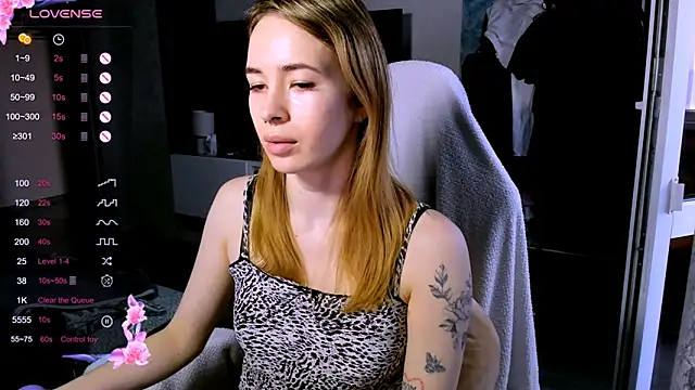 zoyamill - ZoyaMill's free webcam - UK Sex Cams