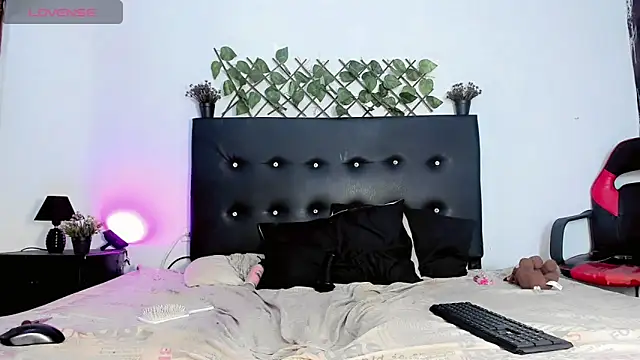 jero_tease_s7s - JERO_TEASE_S7S's free webcam - UK Sex Cams