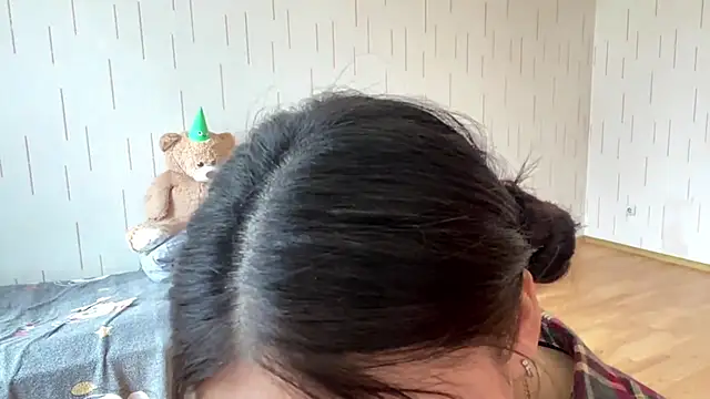 yourmiia - YourMiIa's free webcam - UK Sex Cams