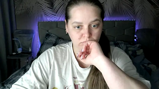 uliastar - Uliastar's free webcam - UK Sex Cams