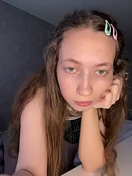 Webcam Model (Holy_Poly)  is live.Free join now!