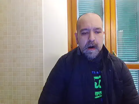 amirdib2025 - AMIRDIB2025's free webcam - UK Sex Cams