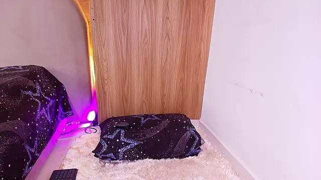 kiara_lp - Kiara_lp's free webcam - UK Sex Cams