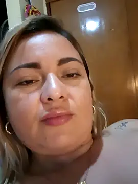 lucy_estrr - Lucy_estrr's free webcam - UK Sex Cams