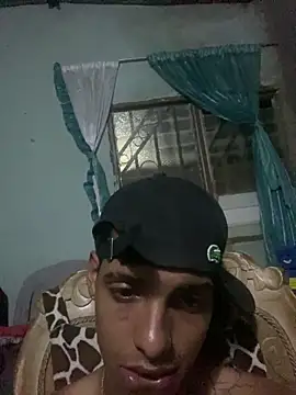 aleexxx_2005 (M twink) - Corrida