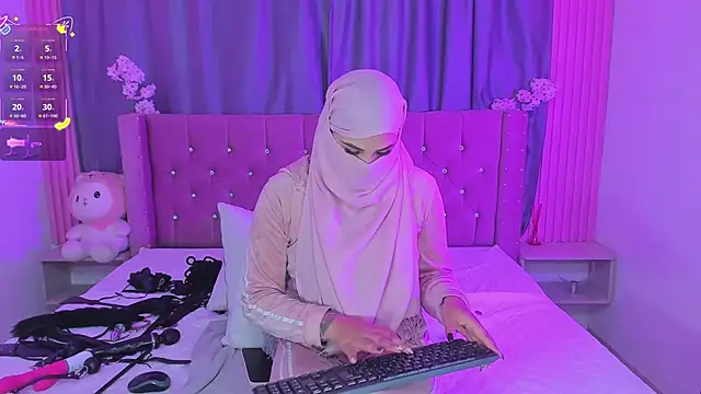 nayla-mouna - Nayla-Mouna's free webcam - UK Sex Cams