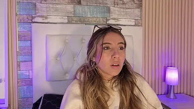 Bonnali_lune live cam profile