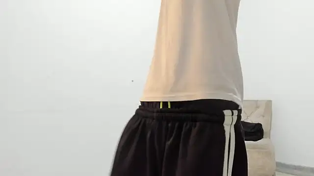 straightboy_nick (M twink) - show naked