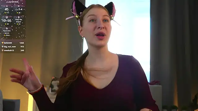 lorettagladman (F young) - Slap my ass doggy pose