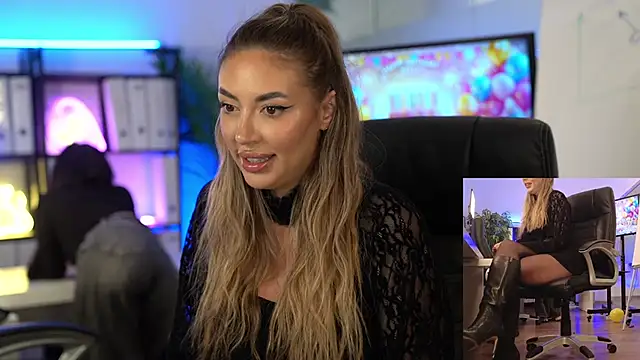 babesgowild (F young) - birthday girl cum