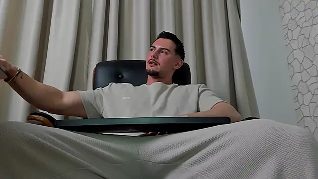 ClintMasters live sex cam