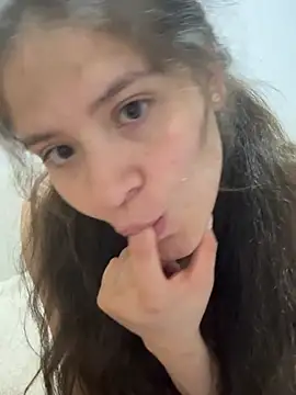 Webcam Model (Natt_)  is live.Free join now!