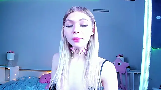 Blondy_Fina webcam