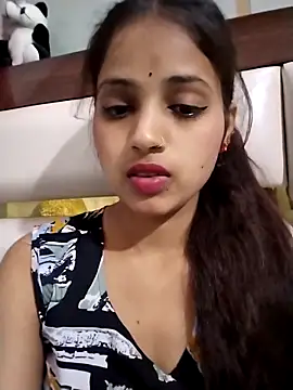Naina11100 webcam