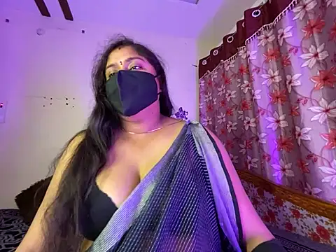 LouleyRanii live sex cam