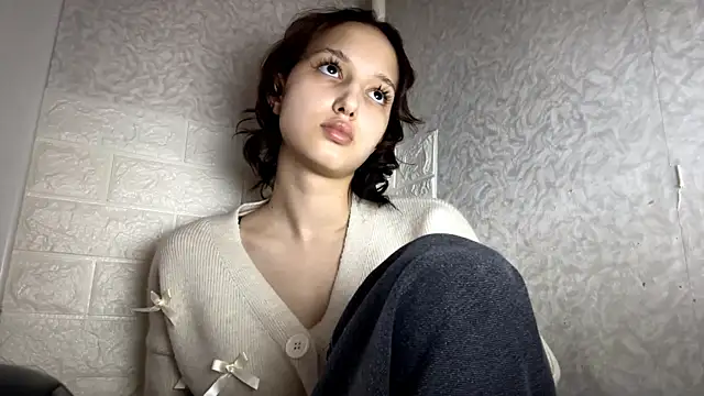 naoomis - Naoomis's free webcam - UK Sex Cams