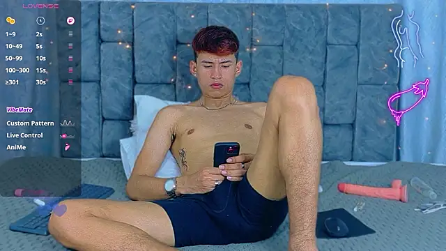 nicolastorrez (M twink) - get naked for me