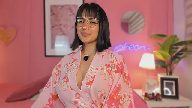 SoySaraa live sex cam