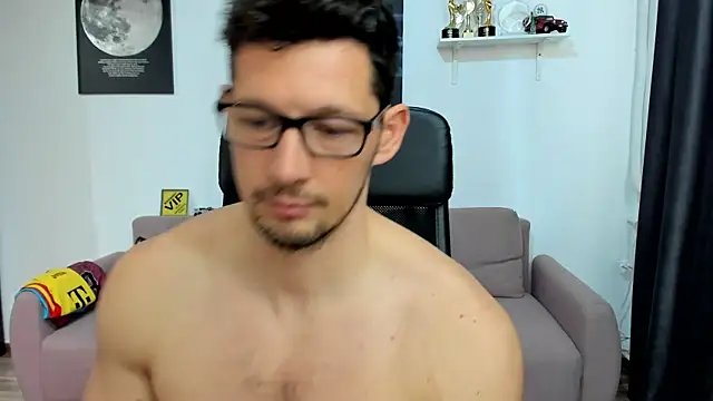 BrutusK08 live sex cam