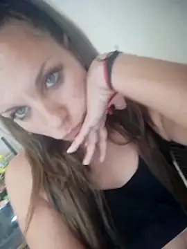 camilitaa33 - Camilitaa33's free webcam - UK Sex Cams