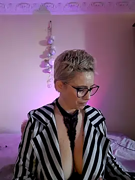 lunablaise - LunaBlaise's free webcam - UK Sex Cams