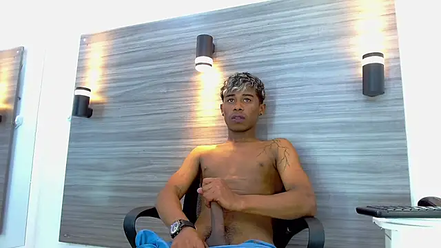 tonnymarck - TonnyMarck's free webcam - UK Sex Cams